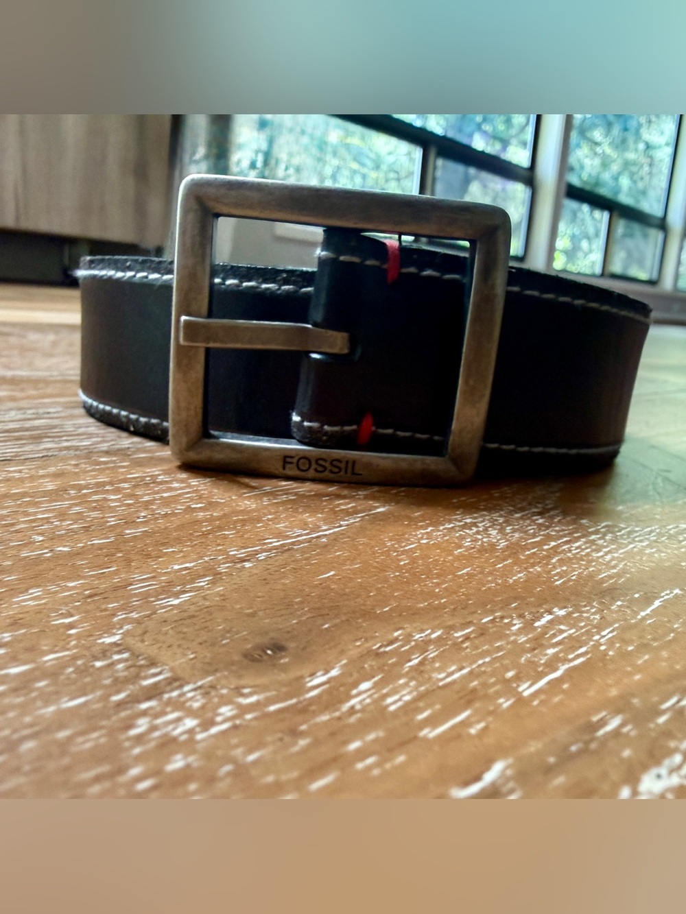 Fossil Black Leather men’s Belt w/ White Stitching and Brushed Silver Buckle / S